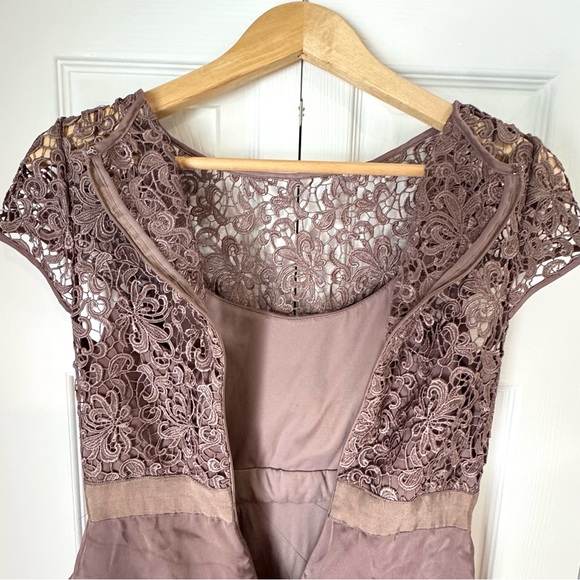 Adrianna Papell Mauve Lace Gown - Picture 8 of 9